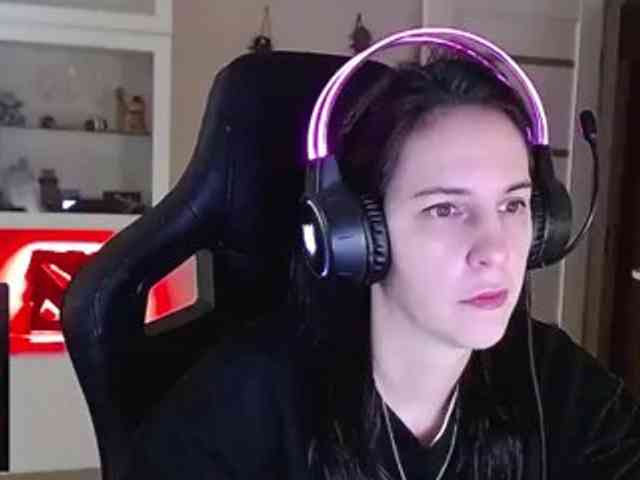 IrwiTomboy webcam