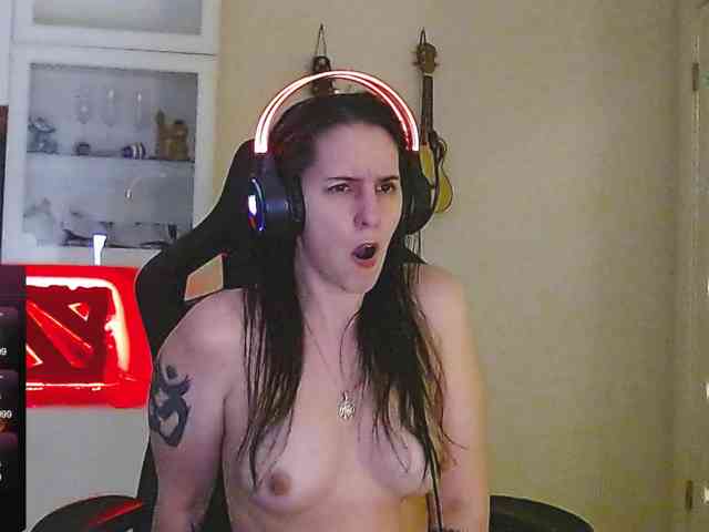IrwiTomboy webcam
