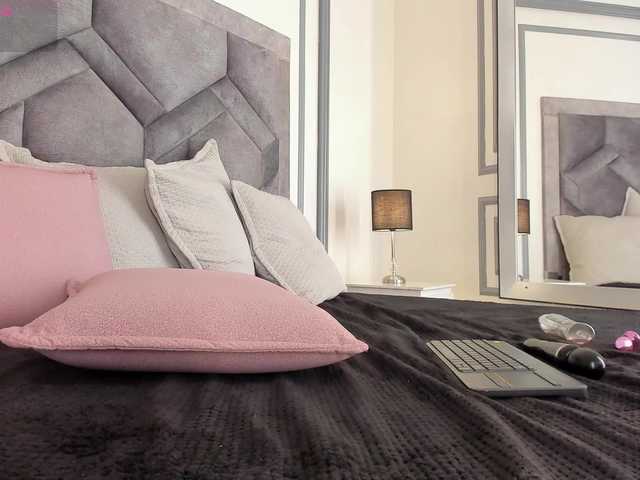 TahliaMoreau's BongaCams show and profile