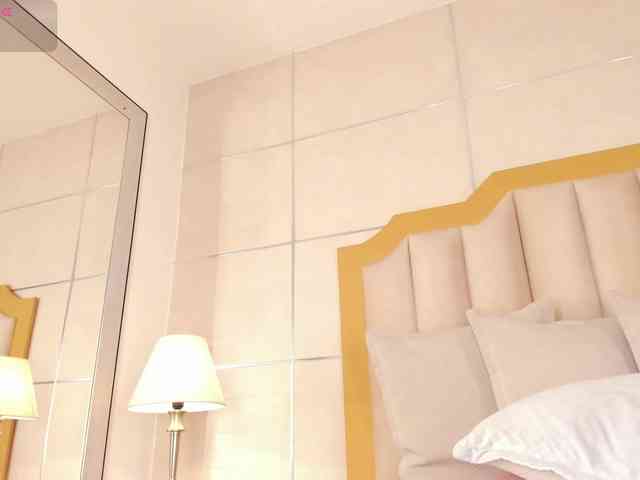 TahliaMoreau webcam