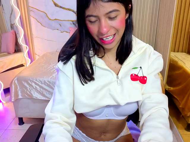 Sandyy-tay live cam on BongaCams
