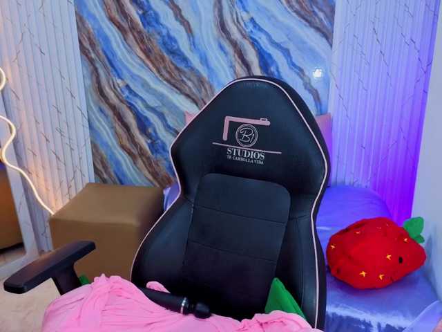 Sandyy-tay live cam on BongaCams