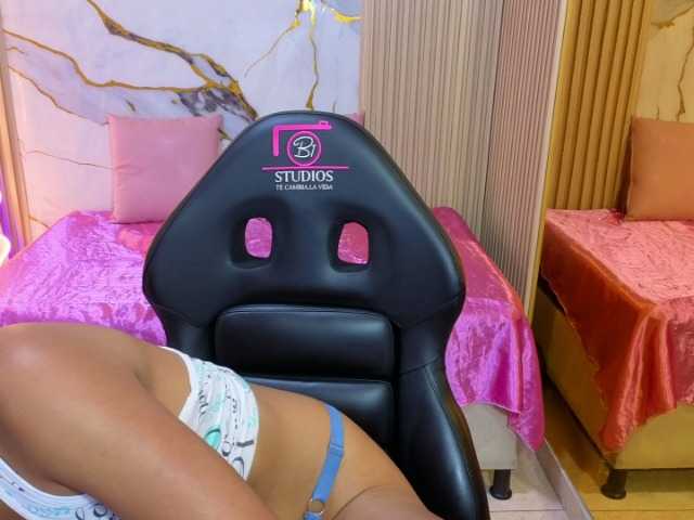 Sandyy-tay live cam on BongaCams