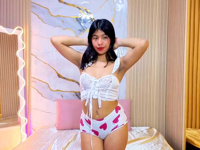 Sandyy-tay live cam on BongaCams