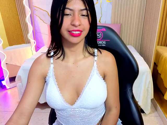 Sandyy-tay live cam on BongaCams