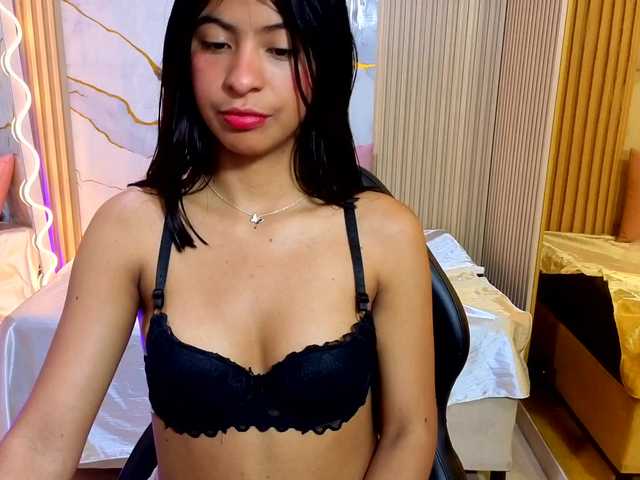 Sandyy-tay live cam on BongaCams