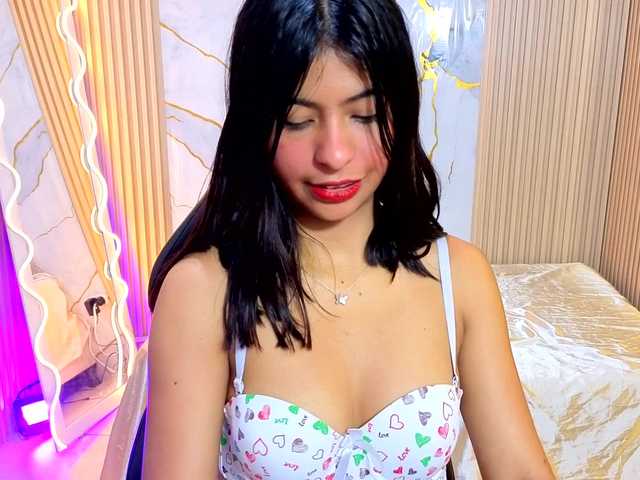 Sandyy-tay live cam on BongaCams