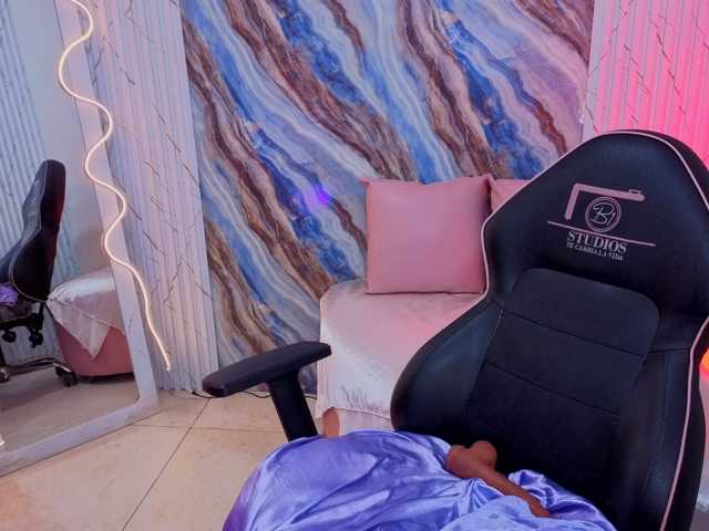 Sandyy-tay live cam on BongaCams