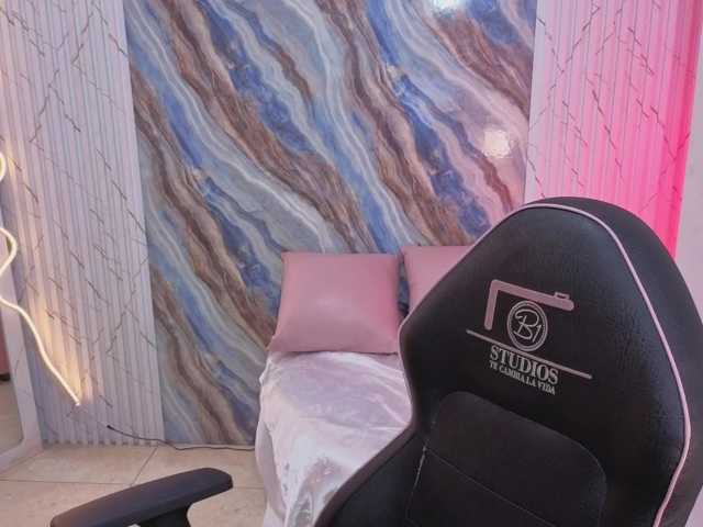 Sandyy-tay live cam on BongaCams