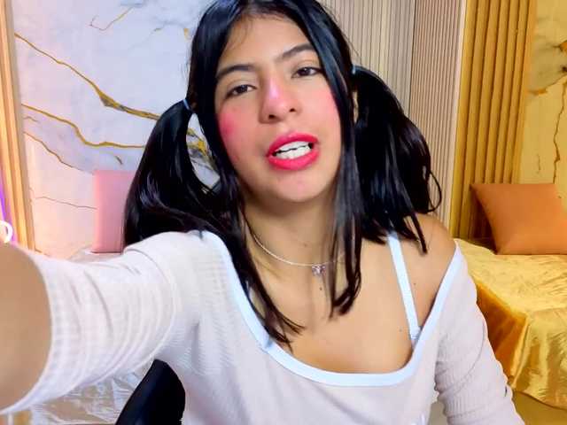 Sandyy-tay live cam on BongaCams