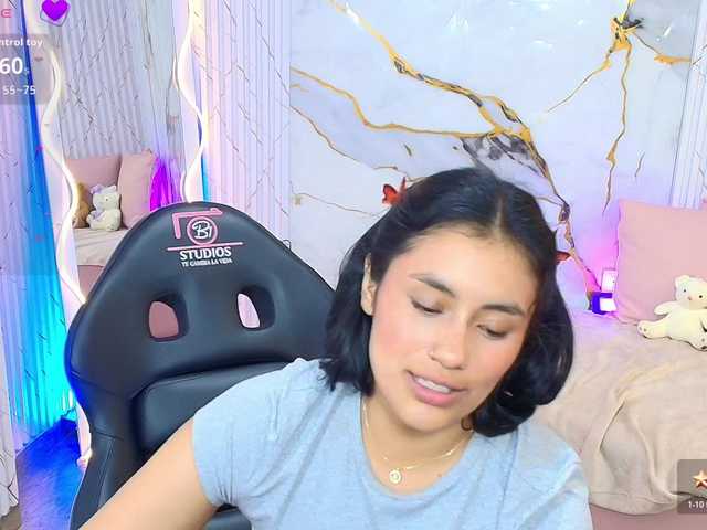 PEACHY-TAY live cam on BongaCams