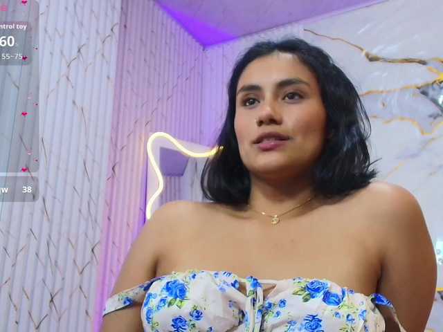 PEACHY-TAY live webcam show