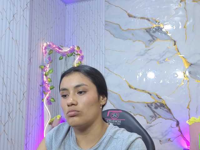 PEACHY-TAY live cam on BongaCams