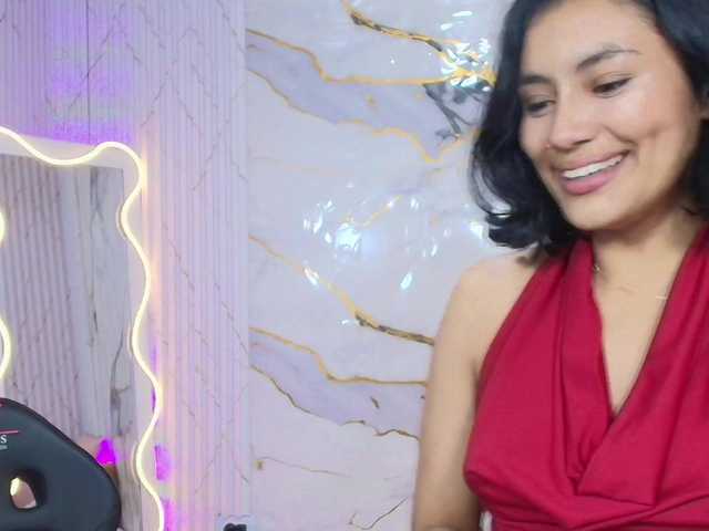 PEACHY-TAY live webcam show