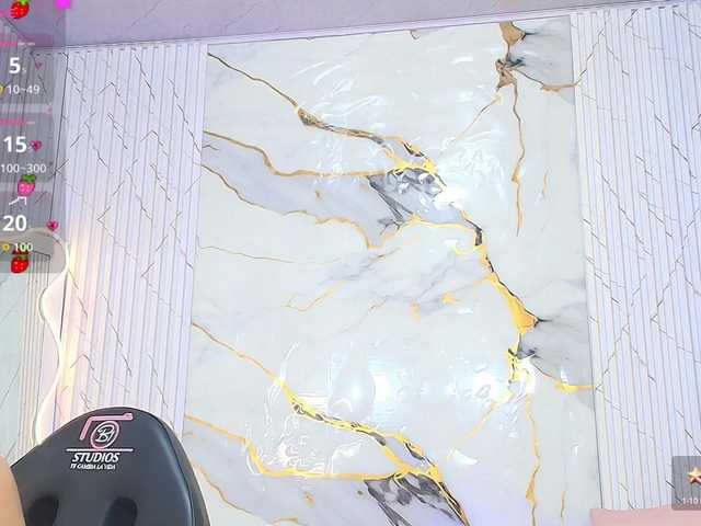 PEACHY-TAY live cam on BongaCams