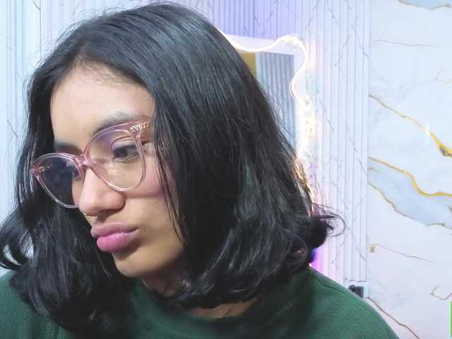 PEACHY-TAY live cam on BongaCams