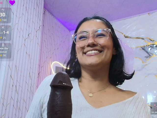 PEACHY-TAY live webcam show