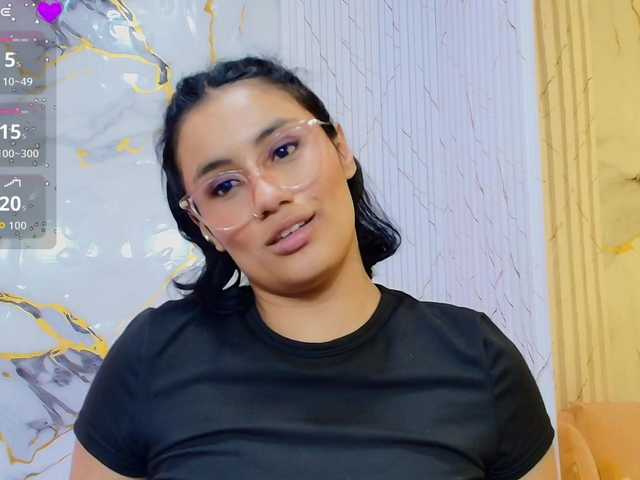 PEACHY-TAY live cam on BongaCams