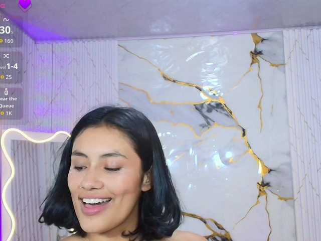 PEACHY-TAY live webcam show