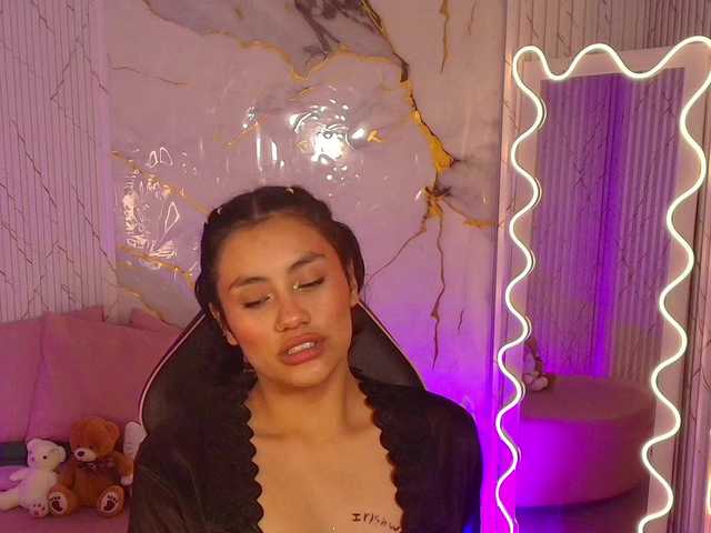 PEACHY-TAY's BongaCams show and profile