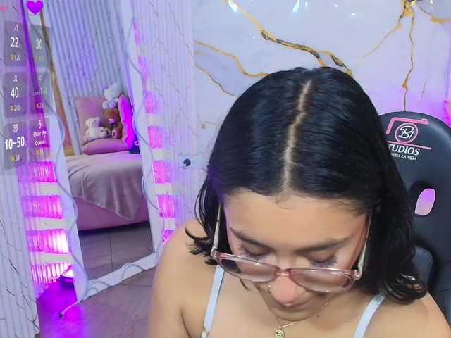 PEACHY-TAY live webcam show