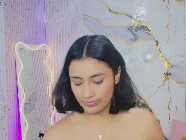 PEACHY-TAY live cam on BongaCams