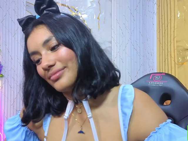 PEACHY-TAY live cam on BongaCams