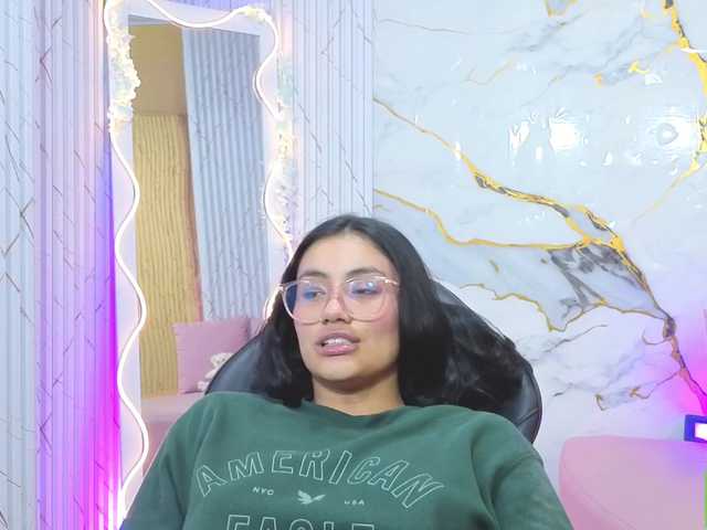 PEACHY-TAY live cam on BongaCams