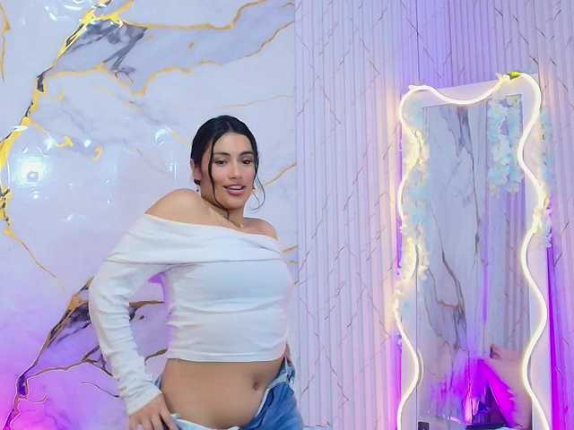 PEACHY-TAY live cam on BongaCams