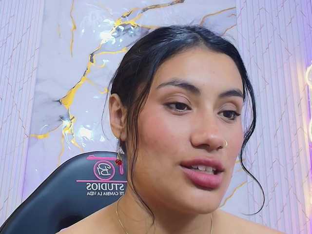 PEACHY-TAY live cam on BongaCams