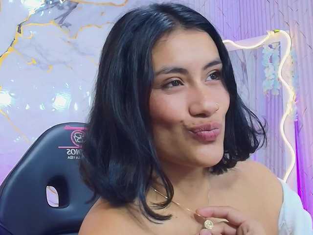PEACHY-TAY live cam on BongaCams