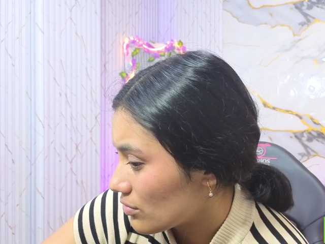 PEACHY-TAY live cam on BongaCams
