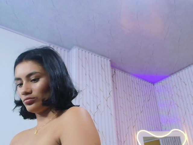 PEACHY-TAY live webcam show