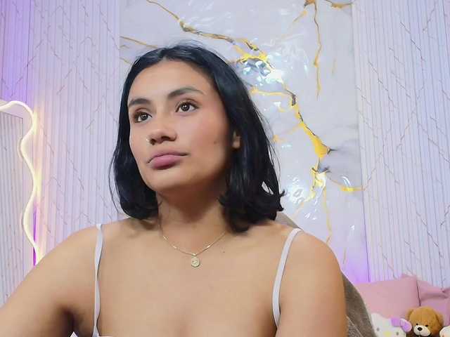 PEACHY-TAY live cam on BongaCams