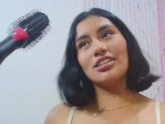 PEACHY-TAY live cam on BongaCams