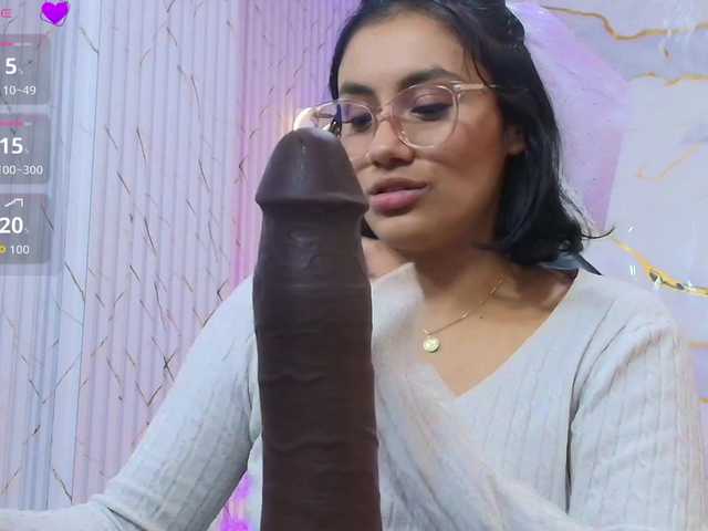 PEACHY-TAY live webcam show