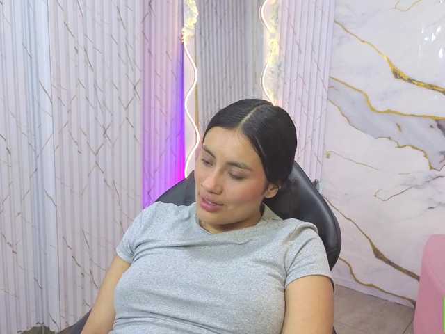 PEACHY-TAY live cam on BongaCams