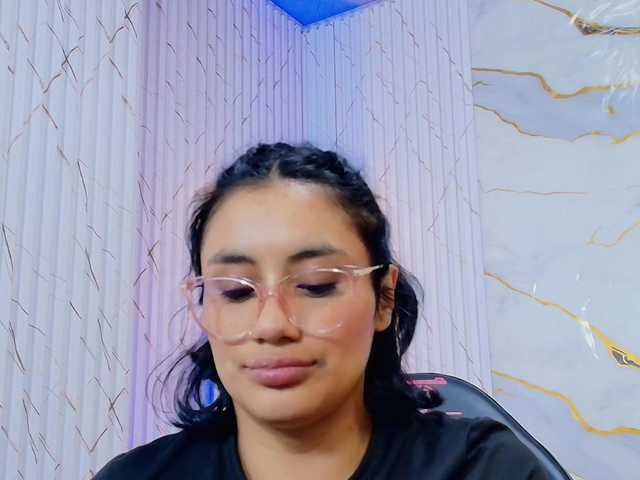 PEACHY-TAY live cam on BongaCams