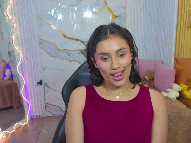 PEACHY-TAY live cam on BongaCams