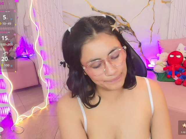 PEACHY-TAY live cam on BongaCams