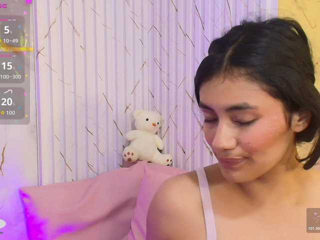 PEACHY-TAY live cam on BongaCams