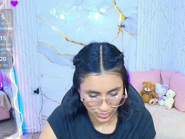 PEACHY-TAY live cam on BongaCams