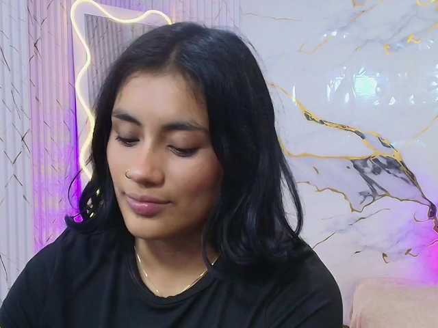 PEACHY-TAY live cam on 