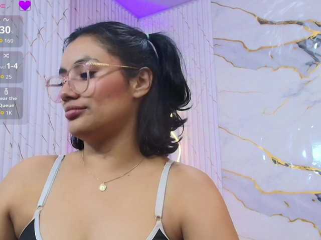 PEACHY-TAY live cam on BongaCams