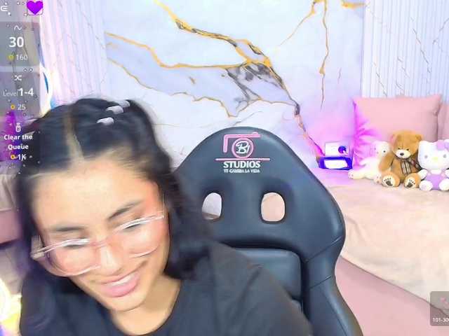 PEACHY-TAY live cam on BongaCams