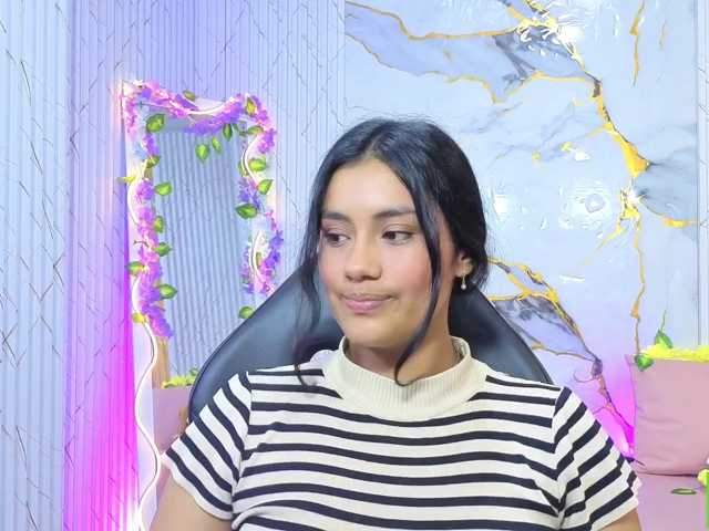PEACHY-TAY live cam on BongaCams