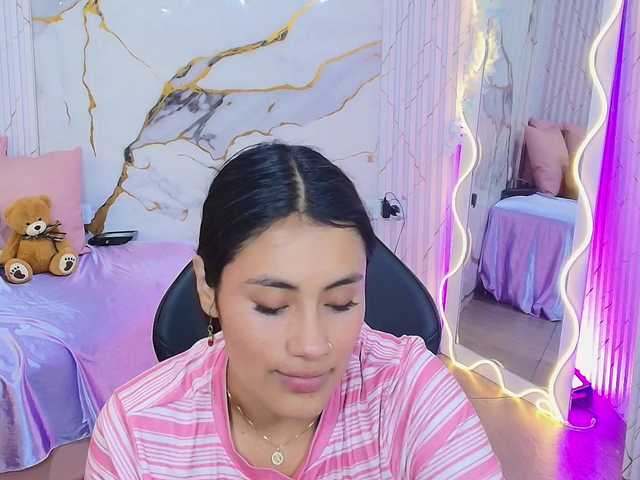 PEACHY-TAY live cam on BongaCams