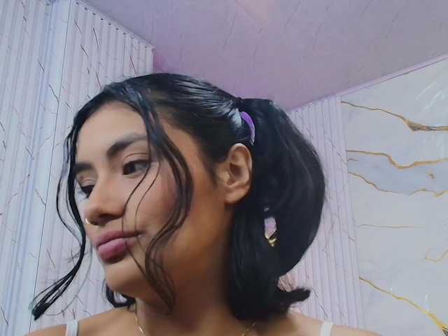 PEACHY-TAY live cam on BongaCams