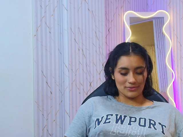 PEACHY-TAY live webcam show