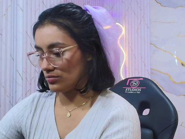 PEACHY-TAY live cam on BongaCams